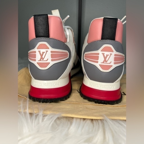 LOUIS vuitton runaway sneaker (38) - Picture 9 of 16